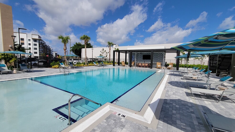 Building Photo - 6840 SW 28th Ter