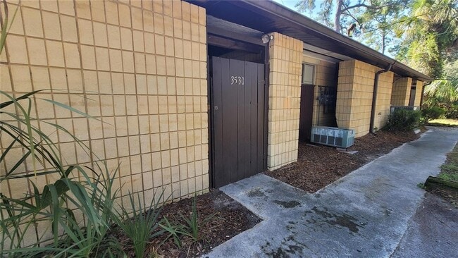 Building Photo - 3530 NW 21st St
