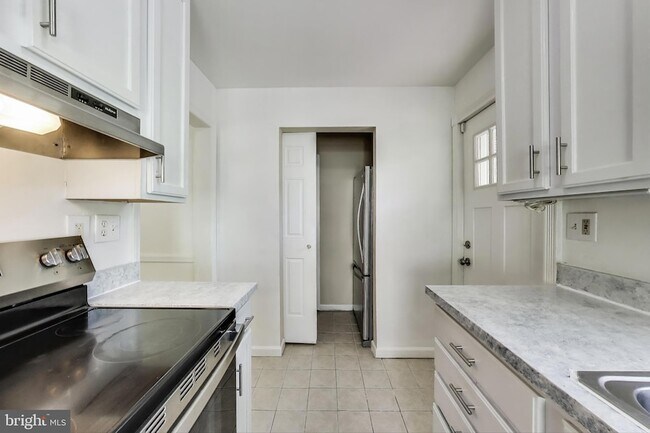 Building Photo - 4600 Jones Bridge Rd