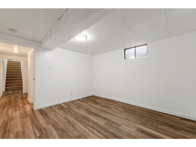 Building Photo - 6113 Holland St