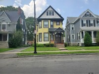 Building Photo - 389 Meigs St