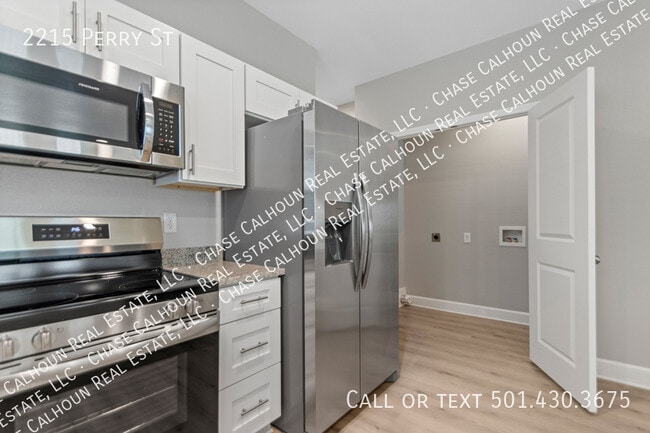 Building Photo - 2215 Perry St