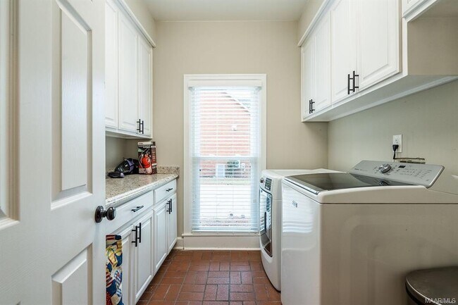 Building Photo - 7701 Halcyon Forest Trail
