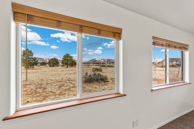 Building Photo - 8650 La Mancha Ln