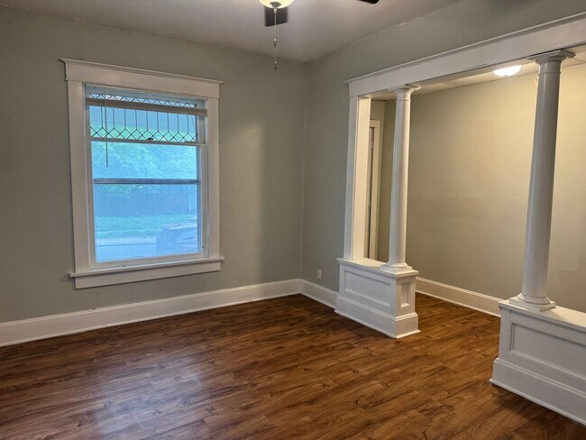 Building Photo - 2219/2221  S 10th St.  St. Joseph, MO 64503