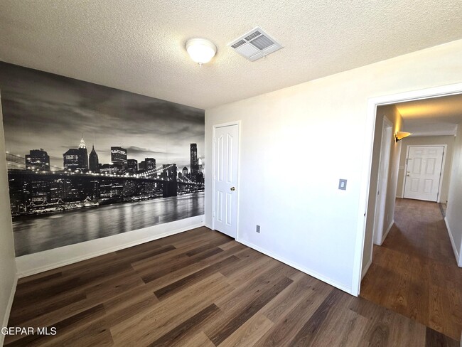 Building Photo - 2304 Tierra Serena Rd