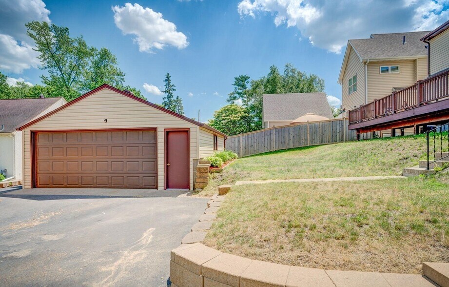 Garage - 3401 Brunswick Ave S