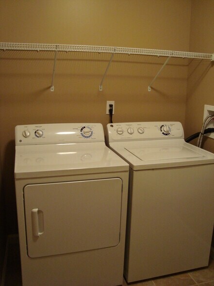 Building Photo - 35 Norton St