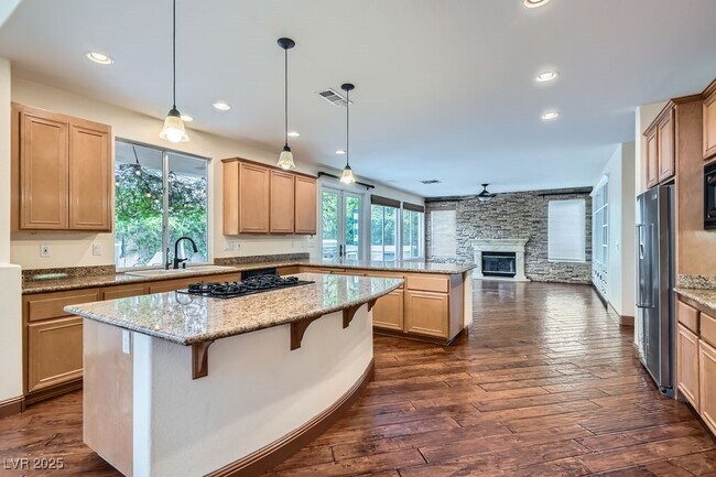 Building Photo - 136 N Ring Dove Dr