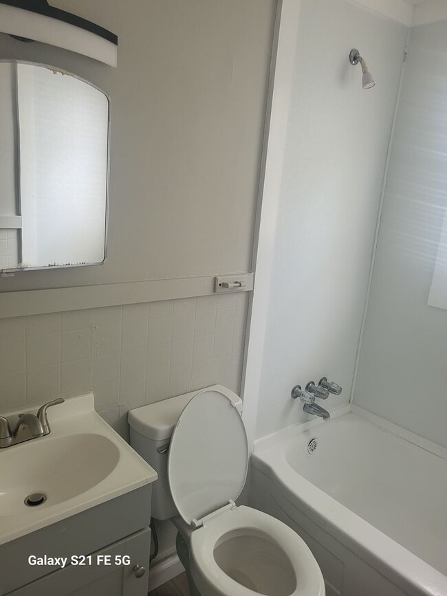 Building Photo - Duplex
