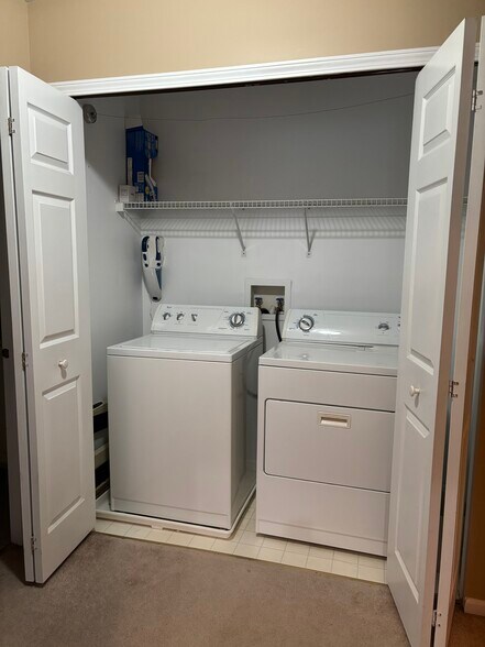 Building Photo - 637 Muhlenberg Dr