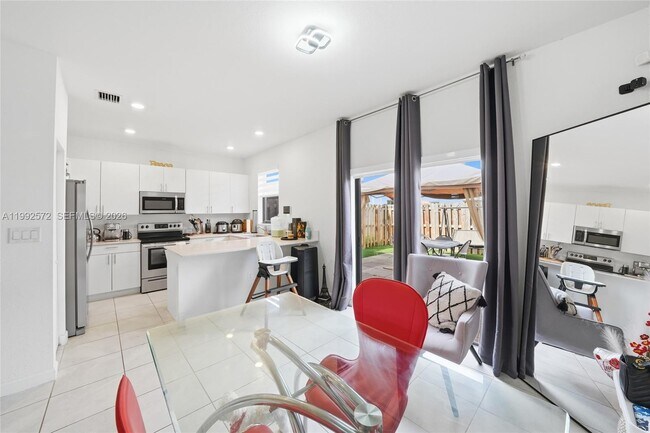 Building Photo - 24644 SW 118 Pl