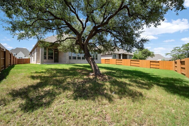 Building Photo - Stunning 4-Bed, 4.5-Bath Home with Pool Access and Private Yard in New Braunfels