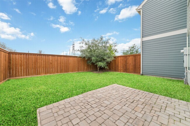 Building Photo - 10974 Swang Link Dr