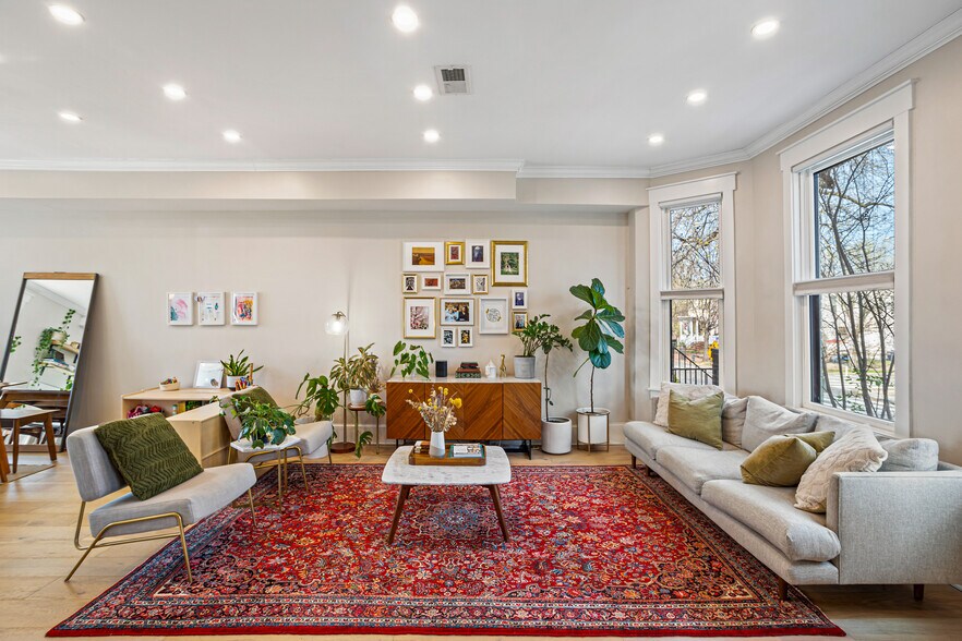 Living Room - 118 15th St NE