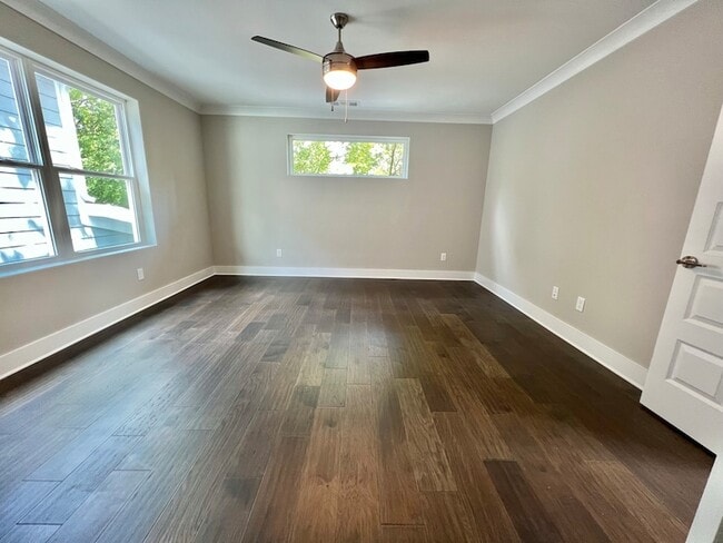 Building Photo - 953B Cahal Ave