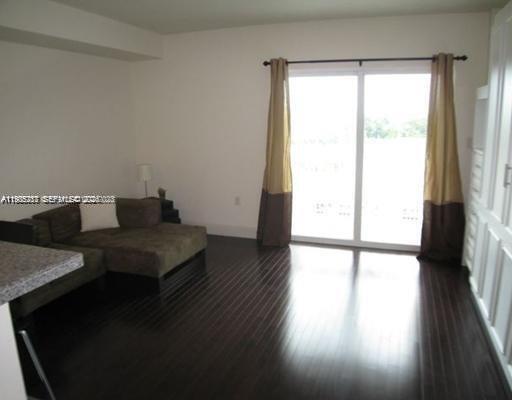 Building Photo - 2740 SW 28th Terrace