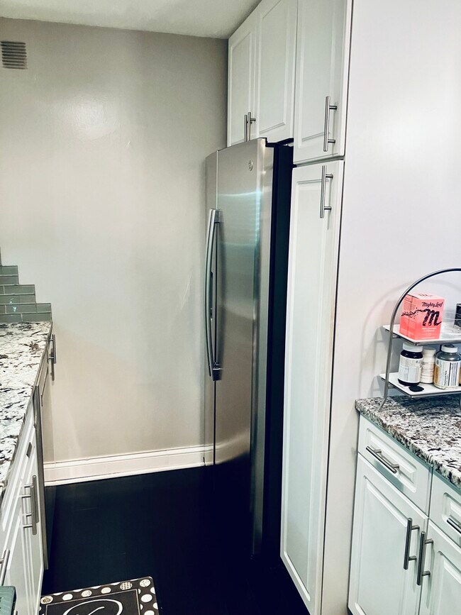 Building Photo - 1339 N Dearborn St