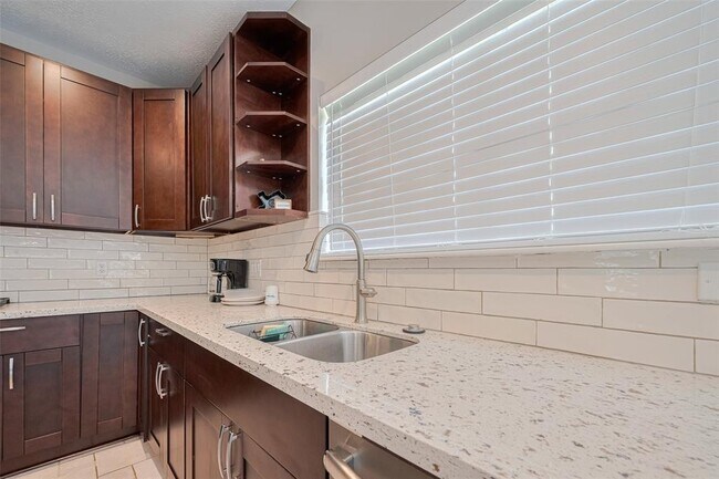 Building Photo - 5706 Georgetown Colony Dr