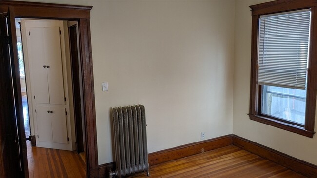 Building Photo - 162-164-164 Langdon Ave