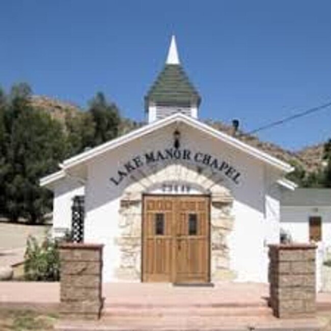 Building Photo - Completely remodeled 2bed/2bath cottage in...