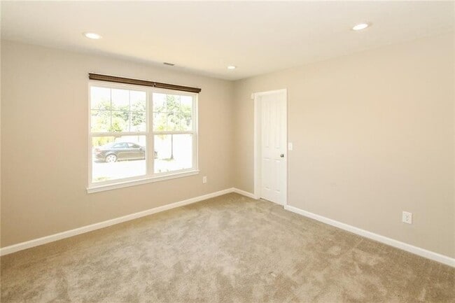 Building Photo - Like NEW Home in Zionsville!