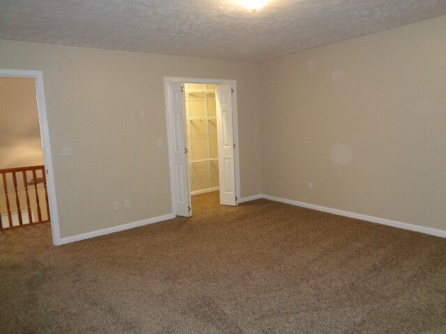 Building Photo - 114 Louise Dr