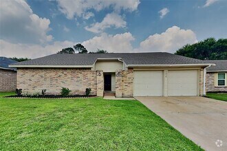 Building Photo - 7314 Crystalglen Dr