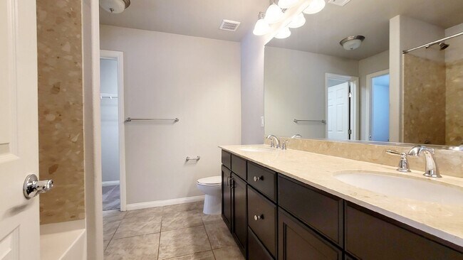 Building Photo - 7275 Shannon Ridge Ct