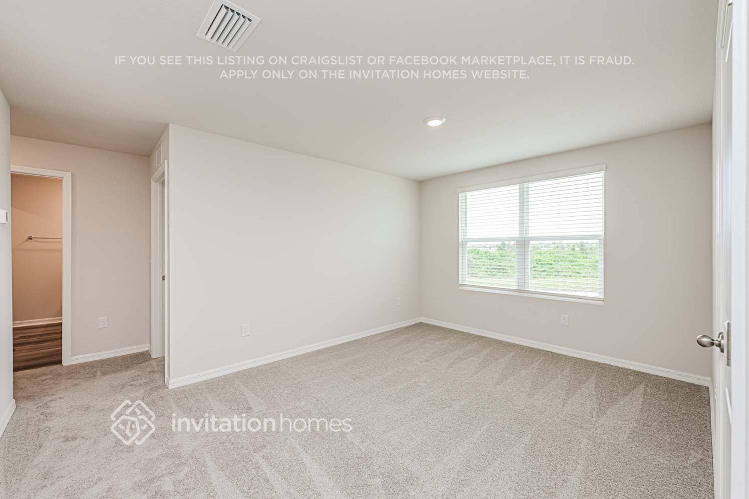 Building Photo - 11126 40th Ave E