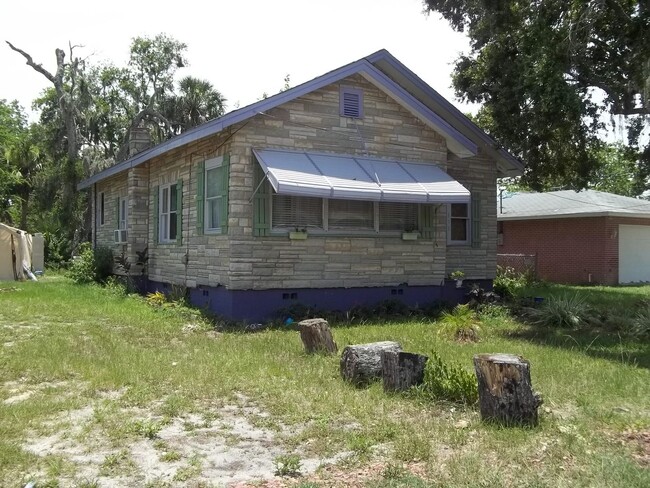 Building Photo - 190 Live Oak Ave