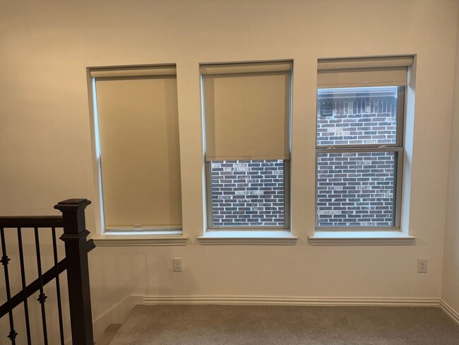 Building Photo - Beautiful 4BR/3BA Highland Home for Rent i...