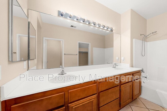 Building Photo - 6223 Avenida De Las Vistas