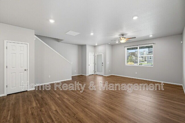 Building Photo - 12220 Dairy St