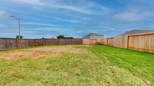 Building Photo - 23422 Honey Spade Rd
