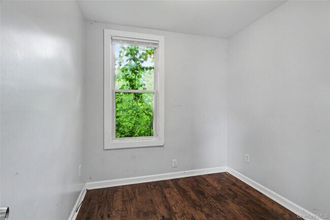 Building Photo - 39 Spruce St