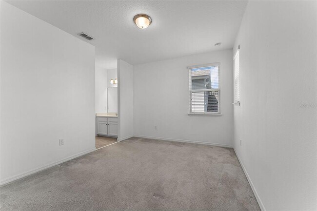 Building Photo - 12676 Salomon Cove Dr