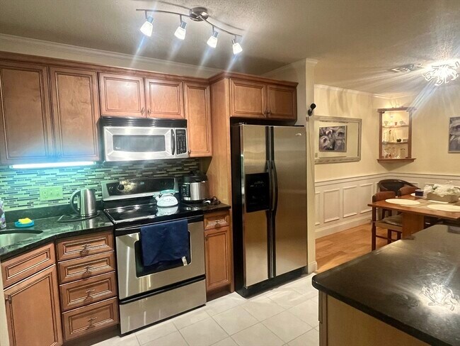 Building Photo - 400 Brookside Dr