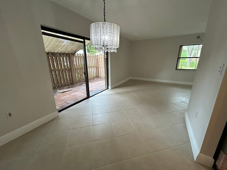 Building Photo - 11487 SW 109th Rd