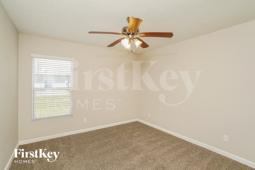 Building Photo - 4285 SW Walker St