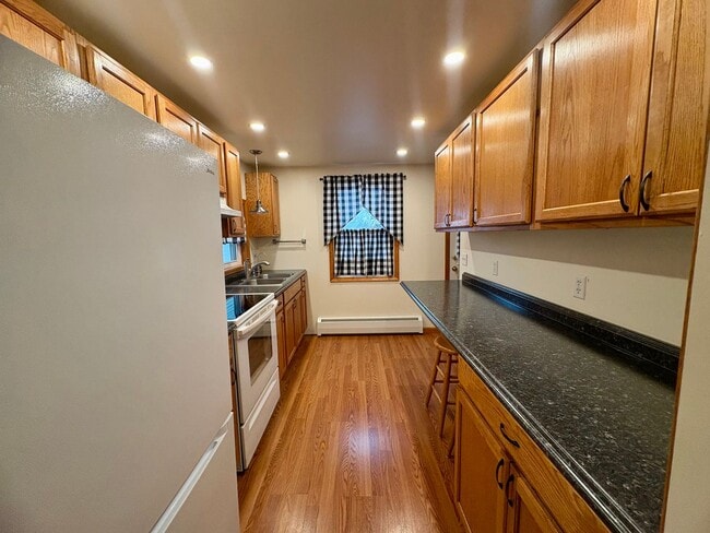 Building Photo - 3 Bedroom Rancher in Lebanon!