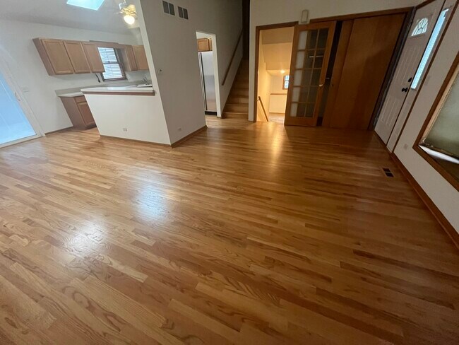 Building Photo - 3S572 Haylett Ave