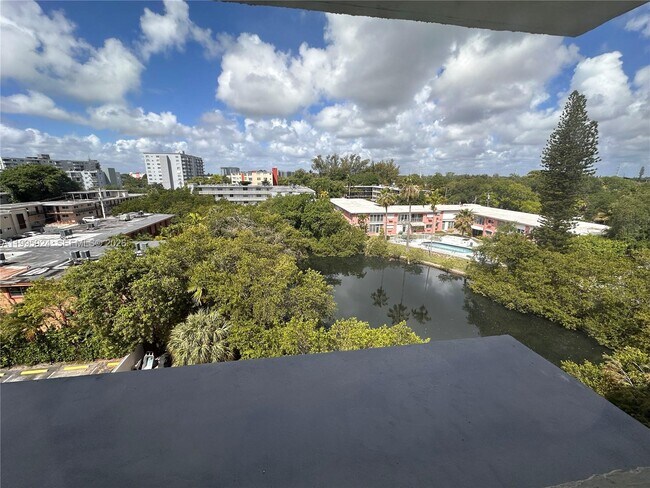 Building Photo - 12590 NE 16th Ave