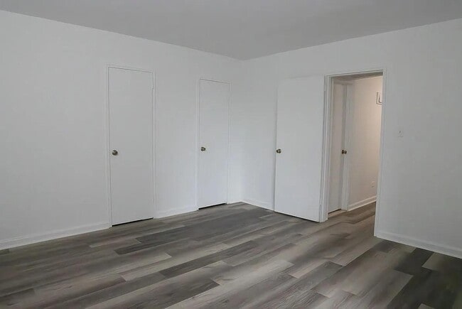 Building Photo - 31-85 Crescent St