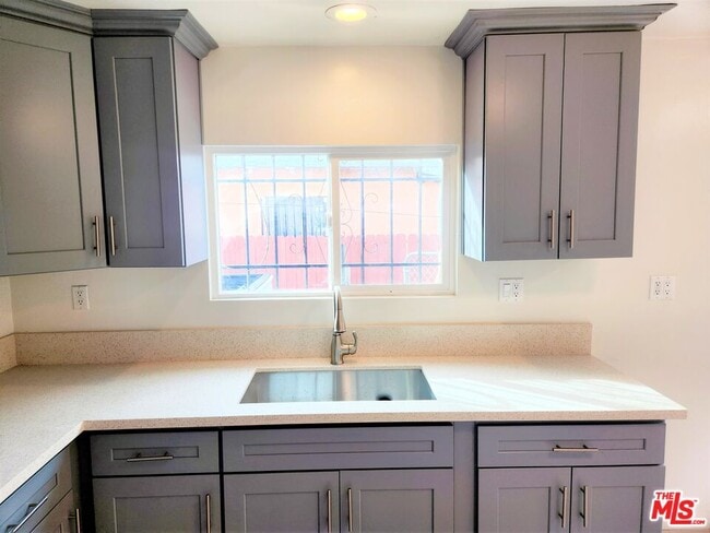 Building Photo - 1241 E 80th St