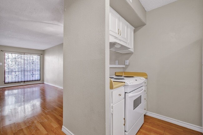 Building Photo - 3243 Nacogdoches Rd