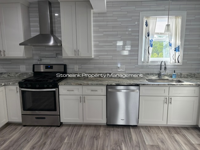 Building Photo - Fully Renovated Condo For Rent in West War...