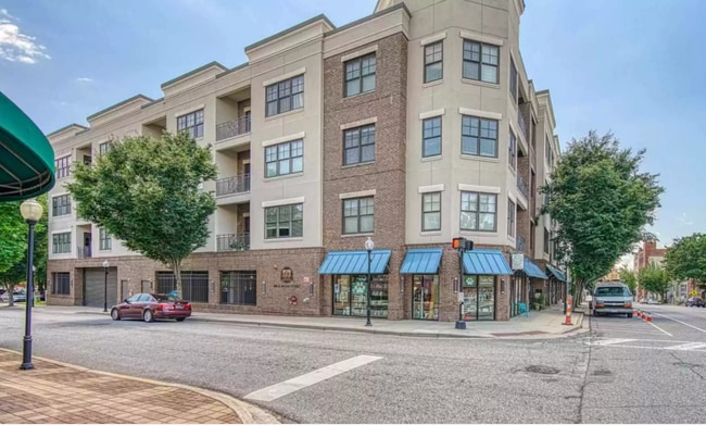 Building Photo - 155 E Broad St