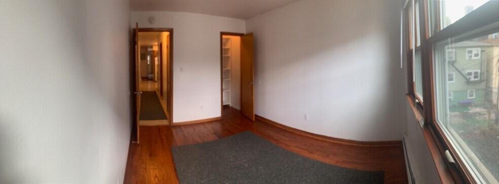 Building Photo - 203 5th St