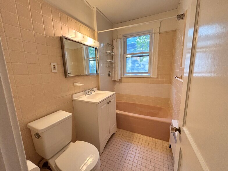 Building Photo - 63 Mason Ter